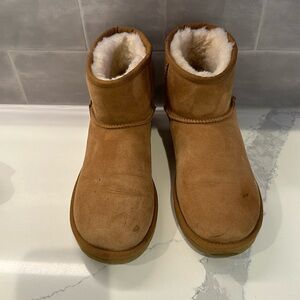 Ankle height uggs chestnut